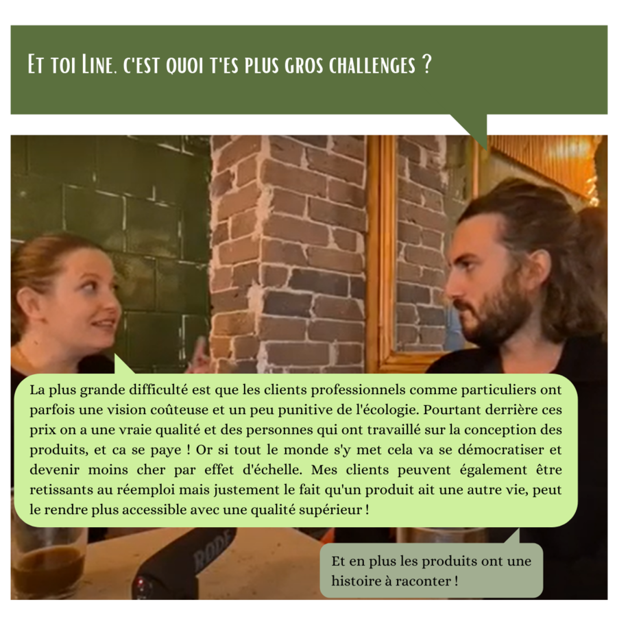 Line et Florian en discussion autour d'un café