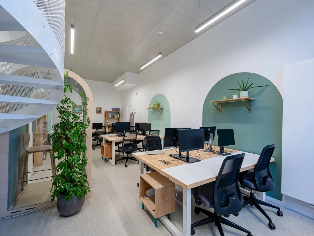 Aménager des open space dans vos bureaux offrent de nombreux avantages.