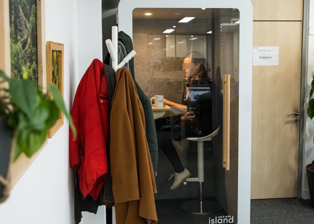 Aménager une phone box dans ses bureaux pour baisser le bruit ambiant