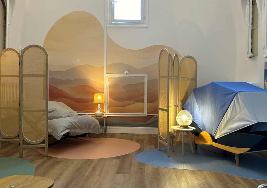 Aménagement d'une salle de sieste dans des bureaux d'entreprise