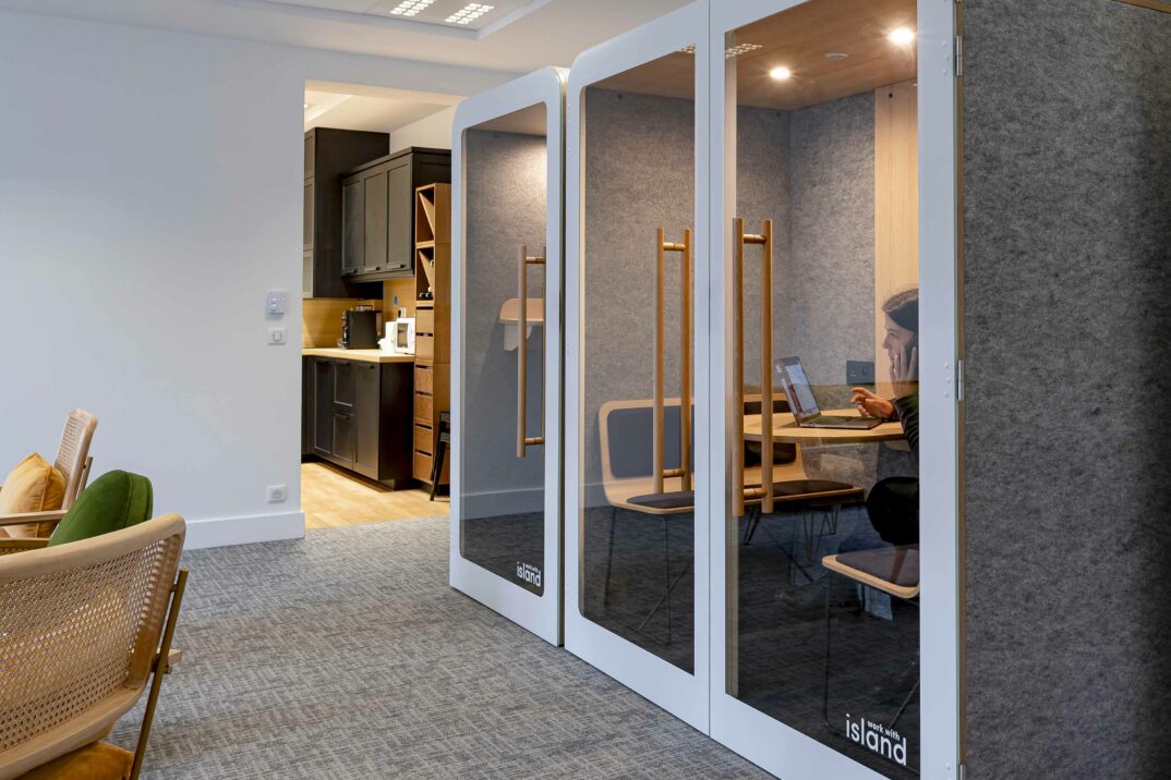 Quelles solutions acoustique pour gérer le problème de bruit au bureau ?
