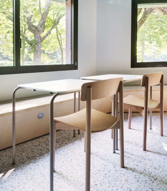 Chaise en réemploi, fabriqué à partir de bois français