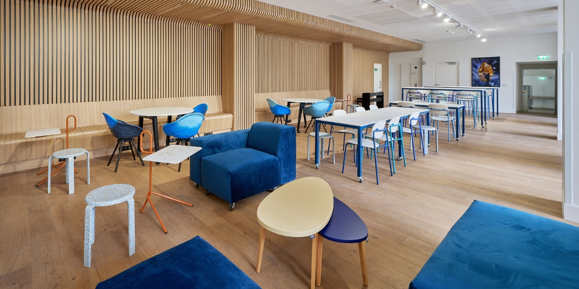 L'écoles des mines a aménagé son espace restaurant avec de l'upcycling