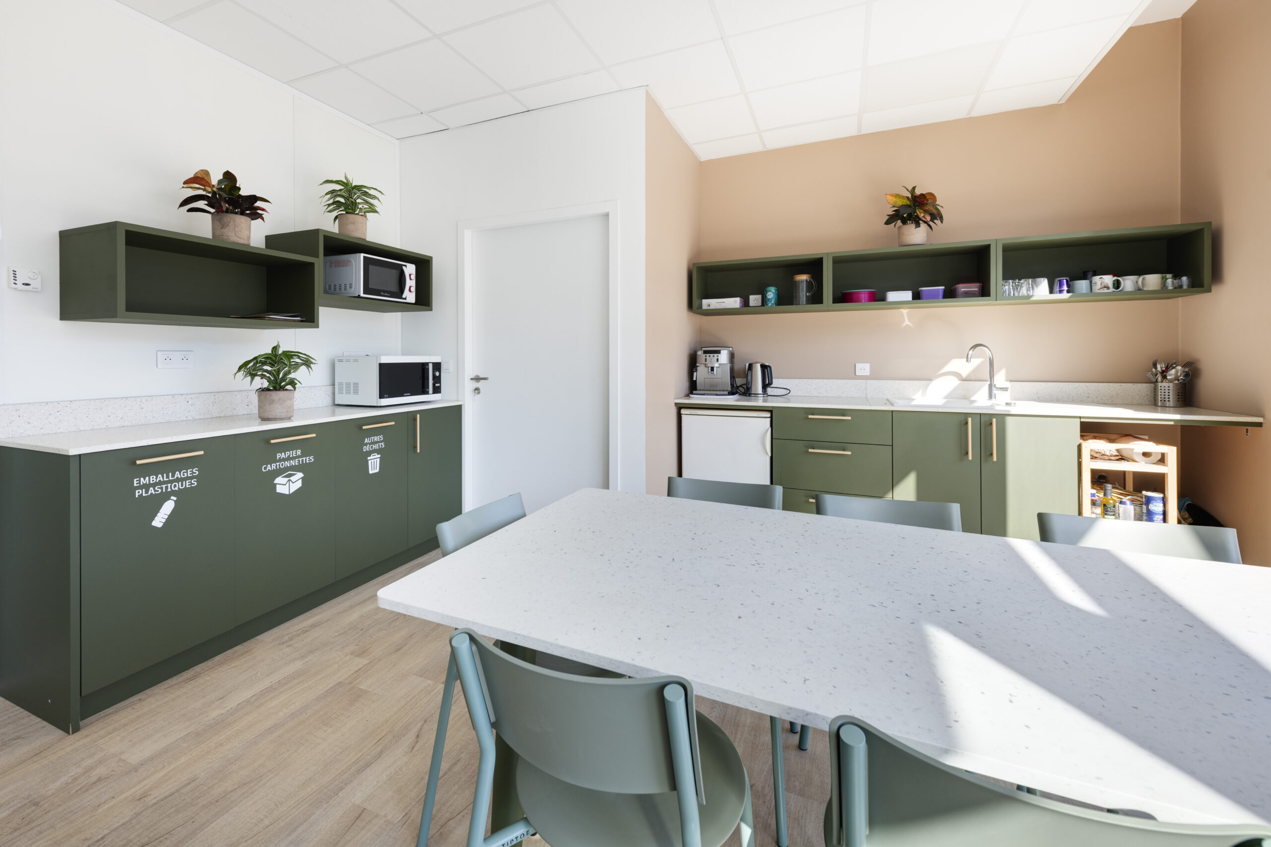 Peinture biosourcée pour les murs de la cuisine