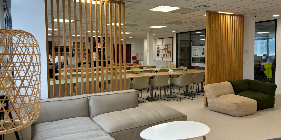 L'aménagement des bureaux de Treefrog avec plus de 40 pièces de mobilier upcyclées